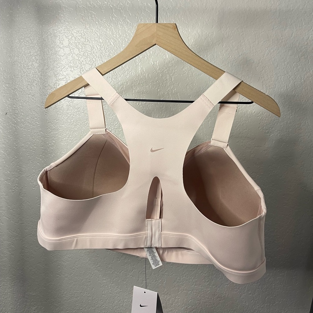 3X (C-E) Pink Nike Sports Bra MSRP$72 - Picture 2 of 3